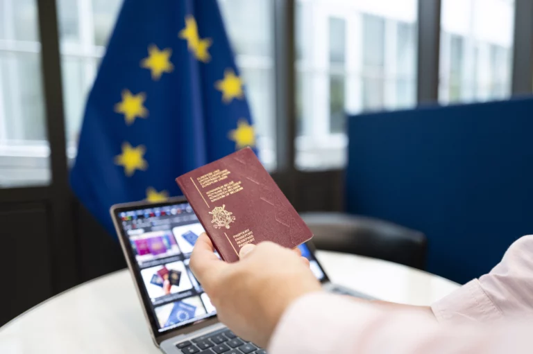 Le passeport, symbole de la citoyenneté européenne